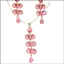 Click Here For Bigger Zoom - The designer jewelry set with hanging earrings